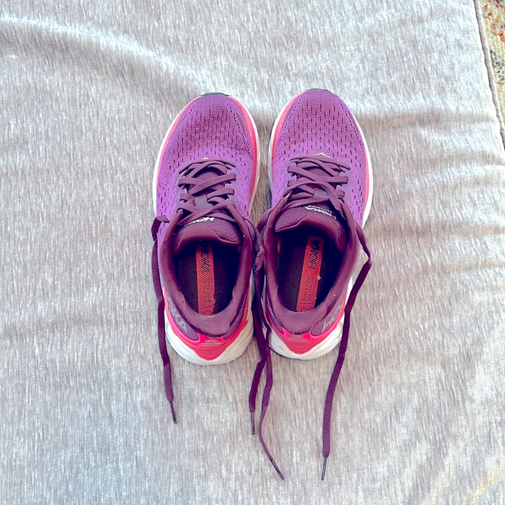 Hoka Clifton 8, Size 6